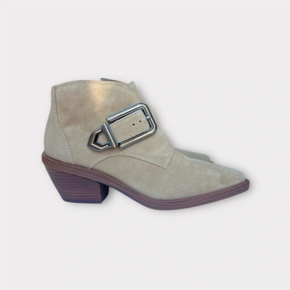 NWT Vince Camuto Ankle Buckle Tan Suede Boots Western Size 5